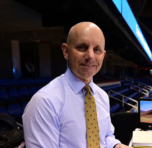 Sean McDonough is one of sports television’s most versatile broadcasters. He is a leading play-by-play commentator for ESPN college football and basketball games in addition to calling the NHL, the PGA Championship and the annual Par 3 Contest at The Masters. McDonough has covered the World Series, NCAA Final Four, the Olympic Games, Monday Night Football and all four major golf championships, among other marquee events during his accomplished career.