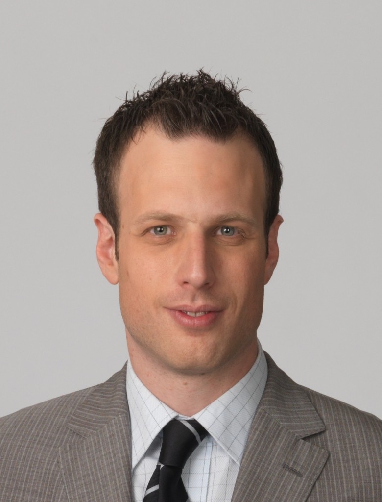 Barak Fever serves as a co-host for Fuera de Juego, ESPN International and Deportes’ soccer studio show. He also appears regularly on ESPN Deportes’ morning soccer show Raza Deportiva.