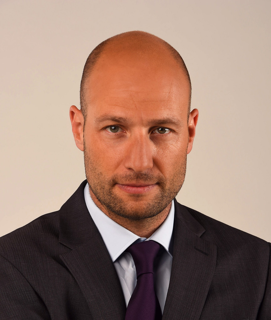 Based in Spain, Martin Ainstein serves as a soccer reporter, commentator and correspondent for ESPN Deportes and ESPN International since 2005. He also serves as a columnist and produces original content for ESPN’s digital platforms.