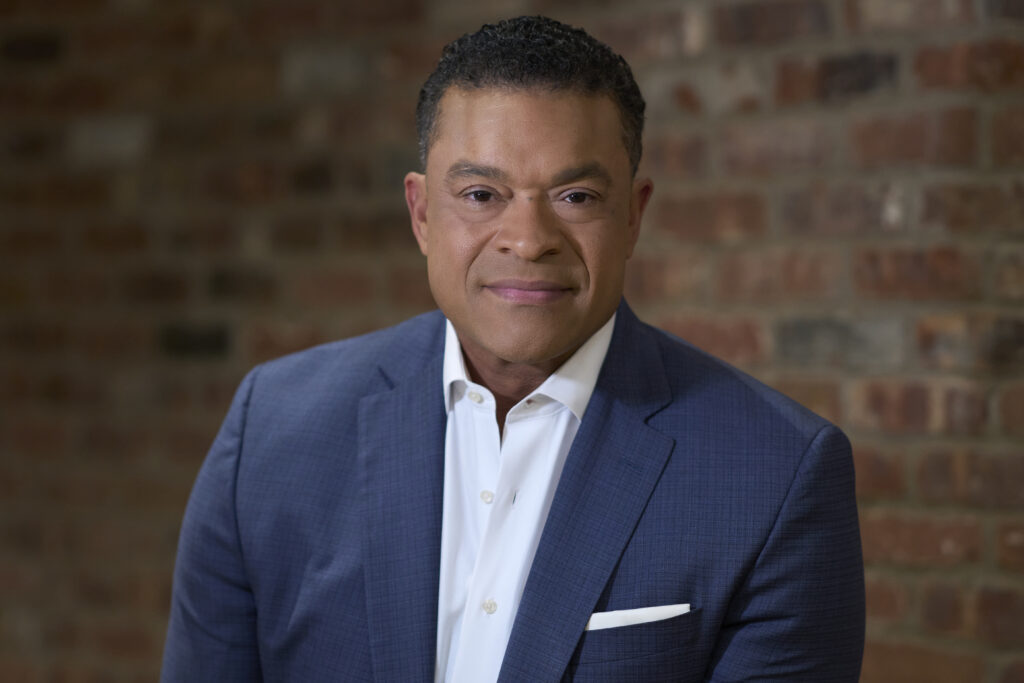Michael Eaves joined ESPN in May 2015 as a studio anchor following more than two decades of journalism experience in television and radio.
