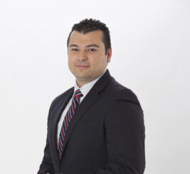 Eitan Benezra, a seasoned sports commentator and anchor, has been an integral part of ESPN since 2003. Benezra is an anchor of SportsCenter and serves as one of the voices behind ESPN’s baseball game coverage. In addition, he frequently contributes as commentator for NFL, NBA and volleyball events.