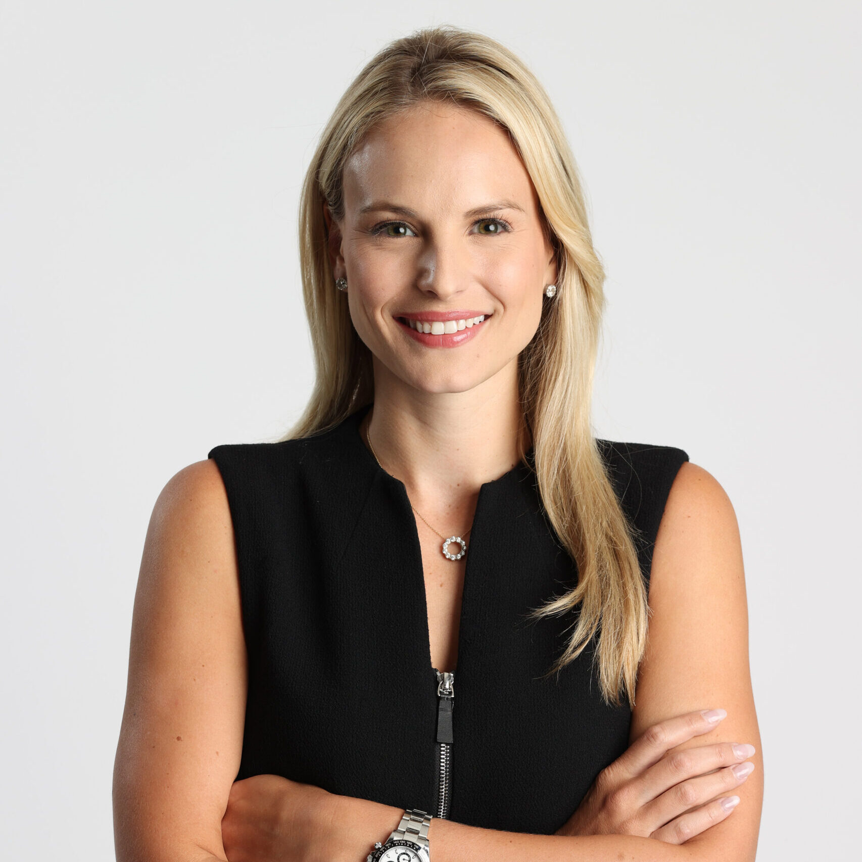 Former Louisville volleyball star Katie George is a college football reporter for ESPN/ABC in addition to contributing to coverage of a variety of other sports, including the XFL, Premier Lacrosse, F1, the NBA and college volleyball.