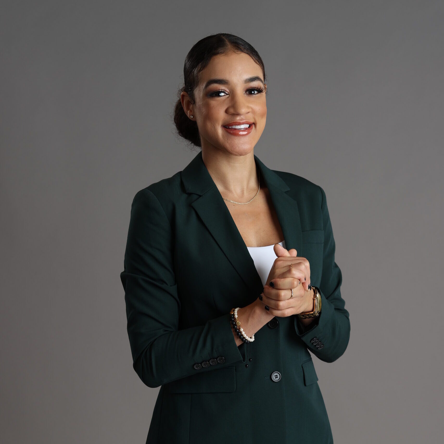 Andraya Carter joined ESPN in 2018 as a game analyst, working primarily on SEC Network. Over the past three years, Carter has established herself as one of the rising stars of ESPN’s comprehensive basketball coverage.