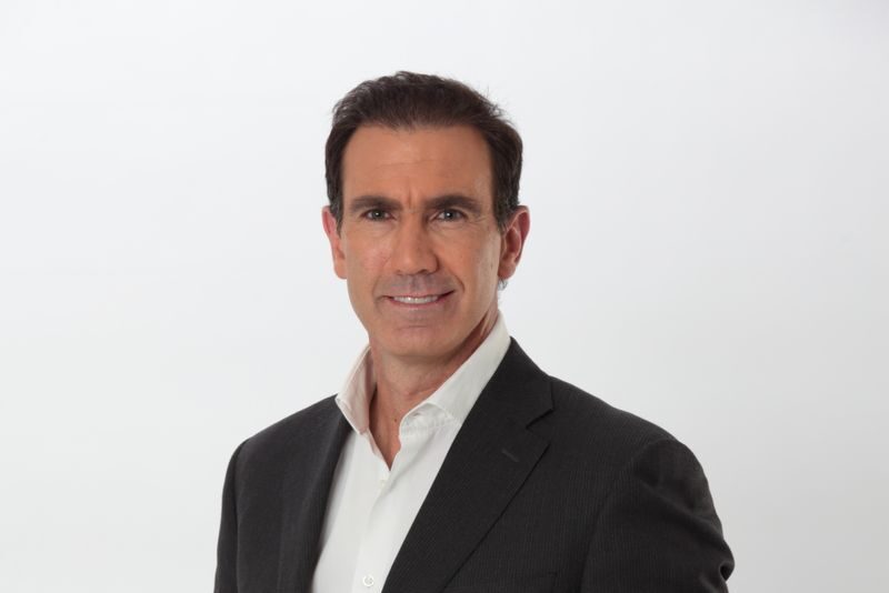Francisco Gabriel de Anda joined ESPN as a soccer analyst in July 2012.  He provides in-depth analysis for Futbol Picante, ESPN Radio Formula and other ESPN Deportes studio programming.