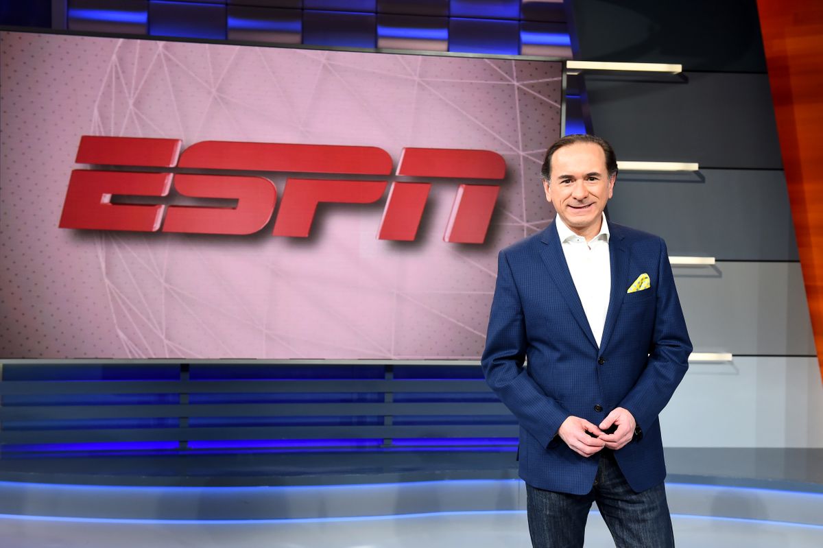 Fernando Álvarez is a seasoned play-by-play announcer and analyst who has covered over 17 sports for ESPN’s Spanish-language networks since joining in October 2000. Based in Bristol, Connecticut, Álvarez is a prominent voice for Major League Baseball, NCAA basketball, and NBA coverage.