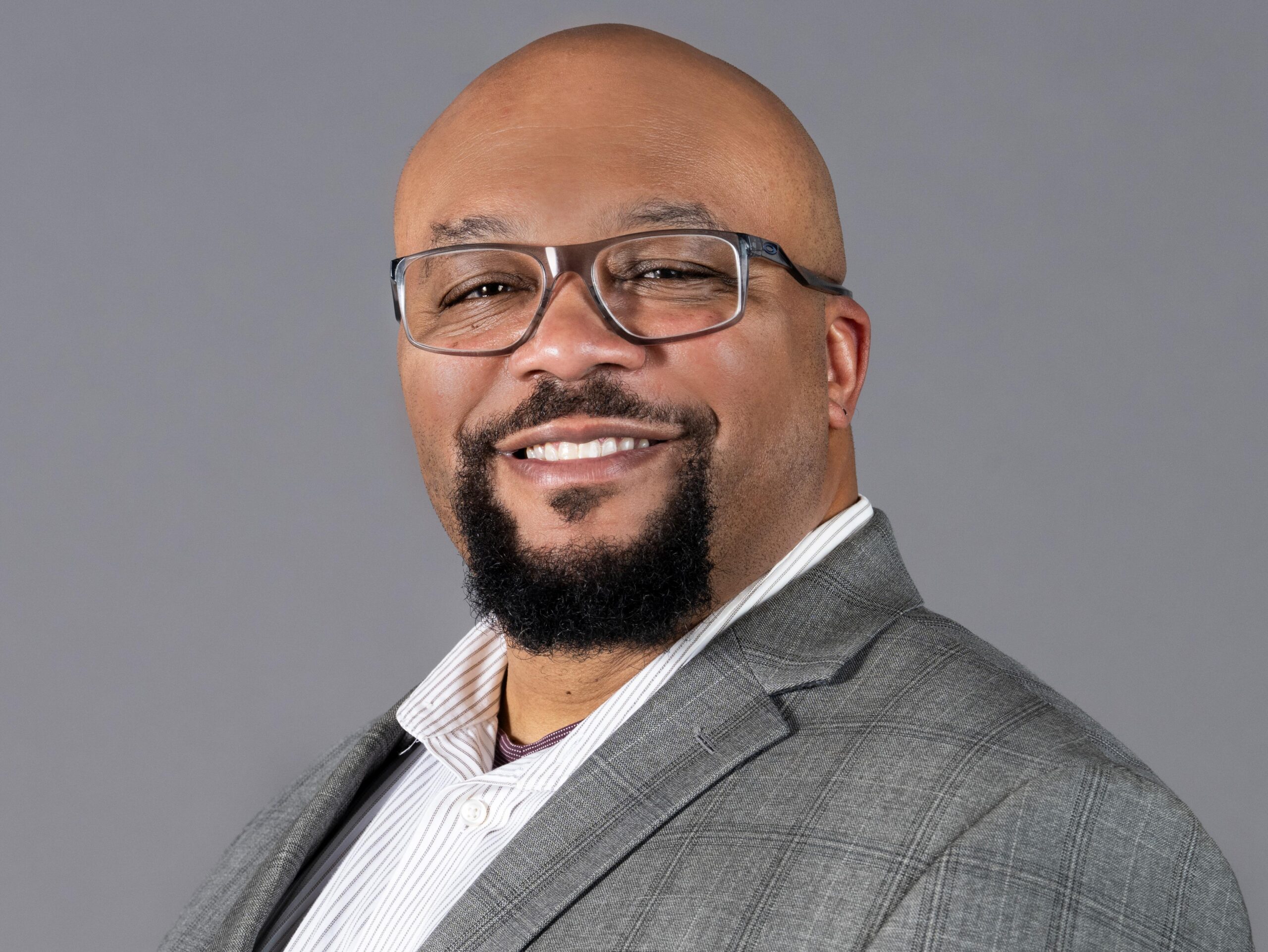 Dr. André Snellings is an award-winning senior writer at ESPN, primarily writing about fantasy basketball, the NBA and sports betting. Within his sports betting coverage, he analyzes matchups and odds via ESPN BET to provide picks across the NBA, NFL, WNBA and tennis majors with an emphasis on games and futures props.